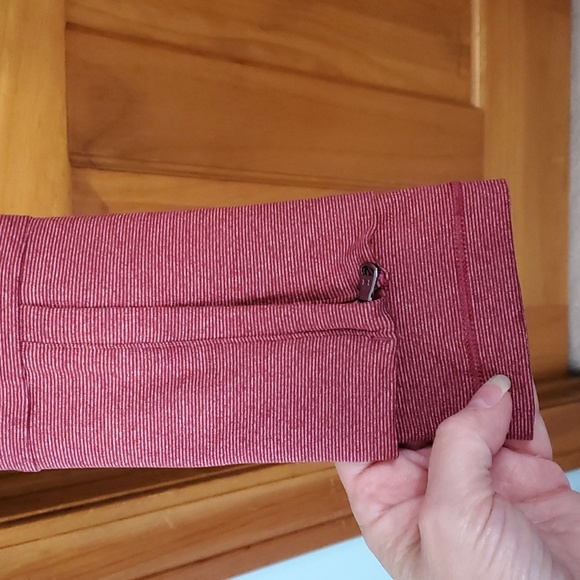 Under Armour StudioLux Lite Essential Henna Fitted Jacket Women's Size S Small - Picture 6 of 6